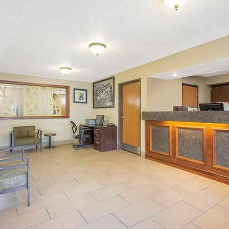 Super 8 By Wyndham Weston Wv Hotell Exteriör bild