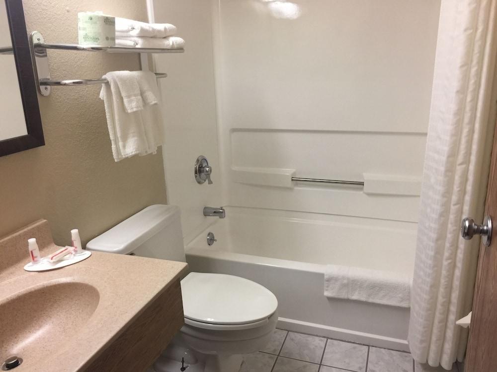 Super 8 By Wyndham Weston Wv Hotell Exteriör bild