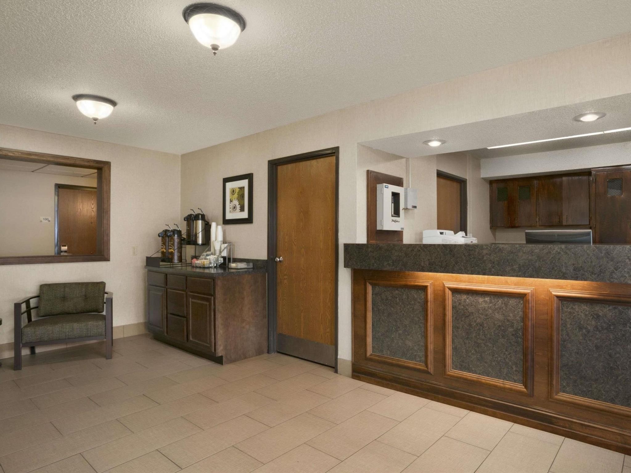 Super 8 By Wyndham Weston Wv Hotell Exteriör bild