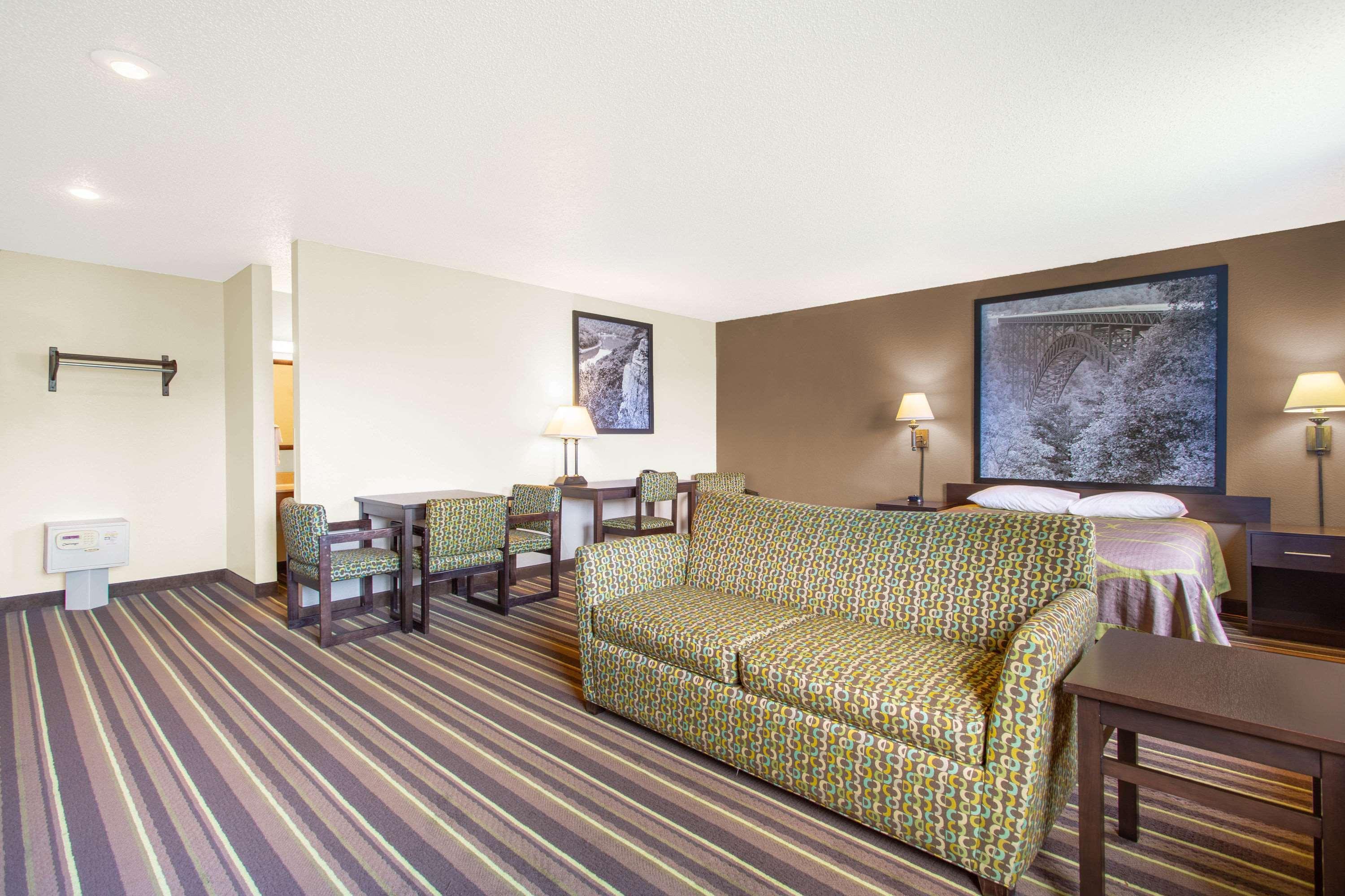 Super 8 By Wyndham Weston Wv Hotell Exteriör bild