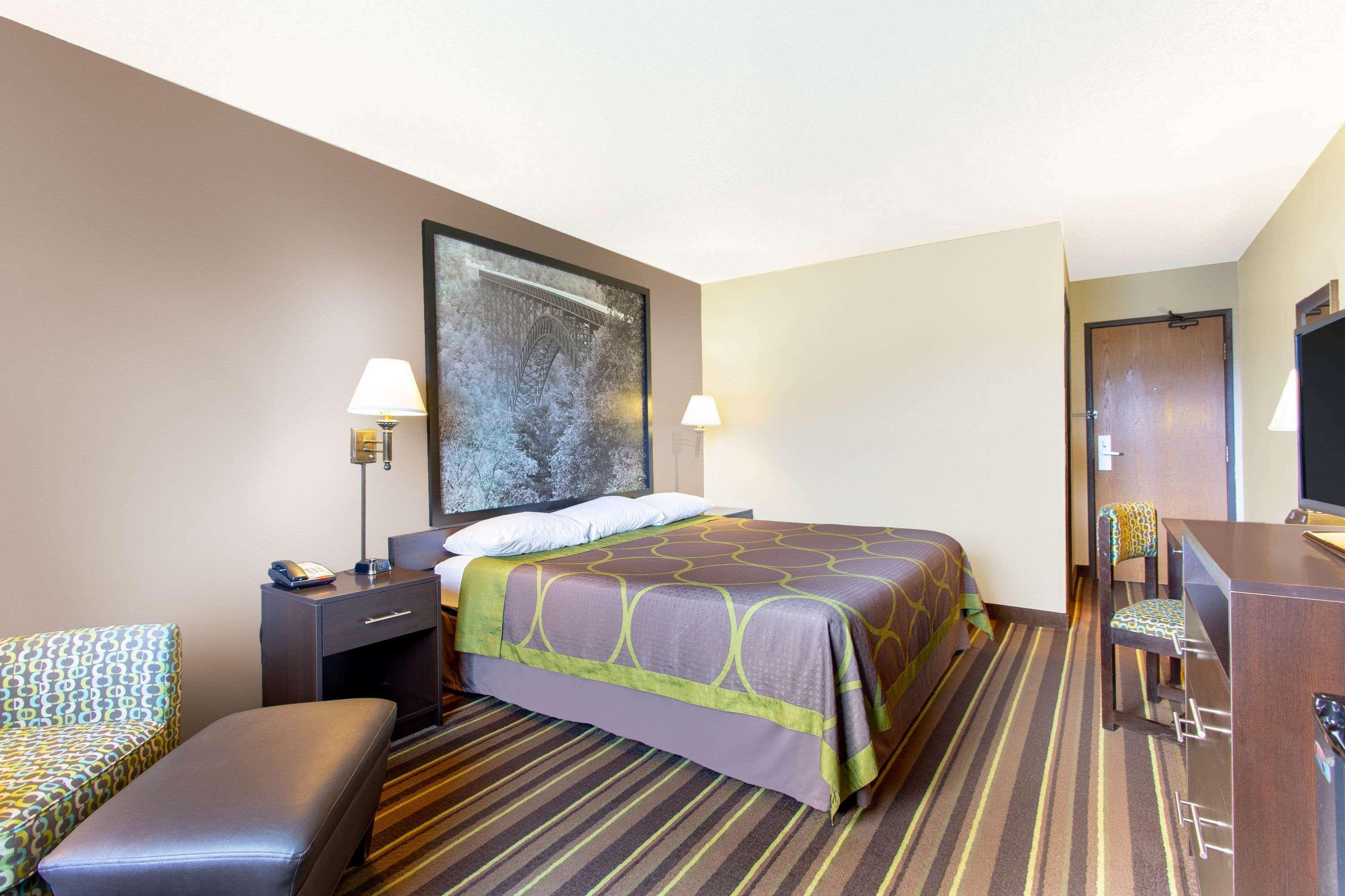 Super 8 By Wyndham Weston Wv Hotell Exteriör bild