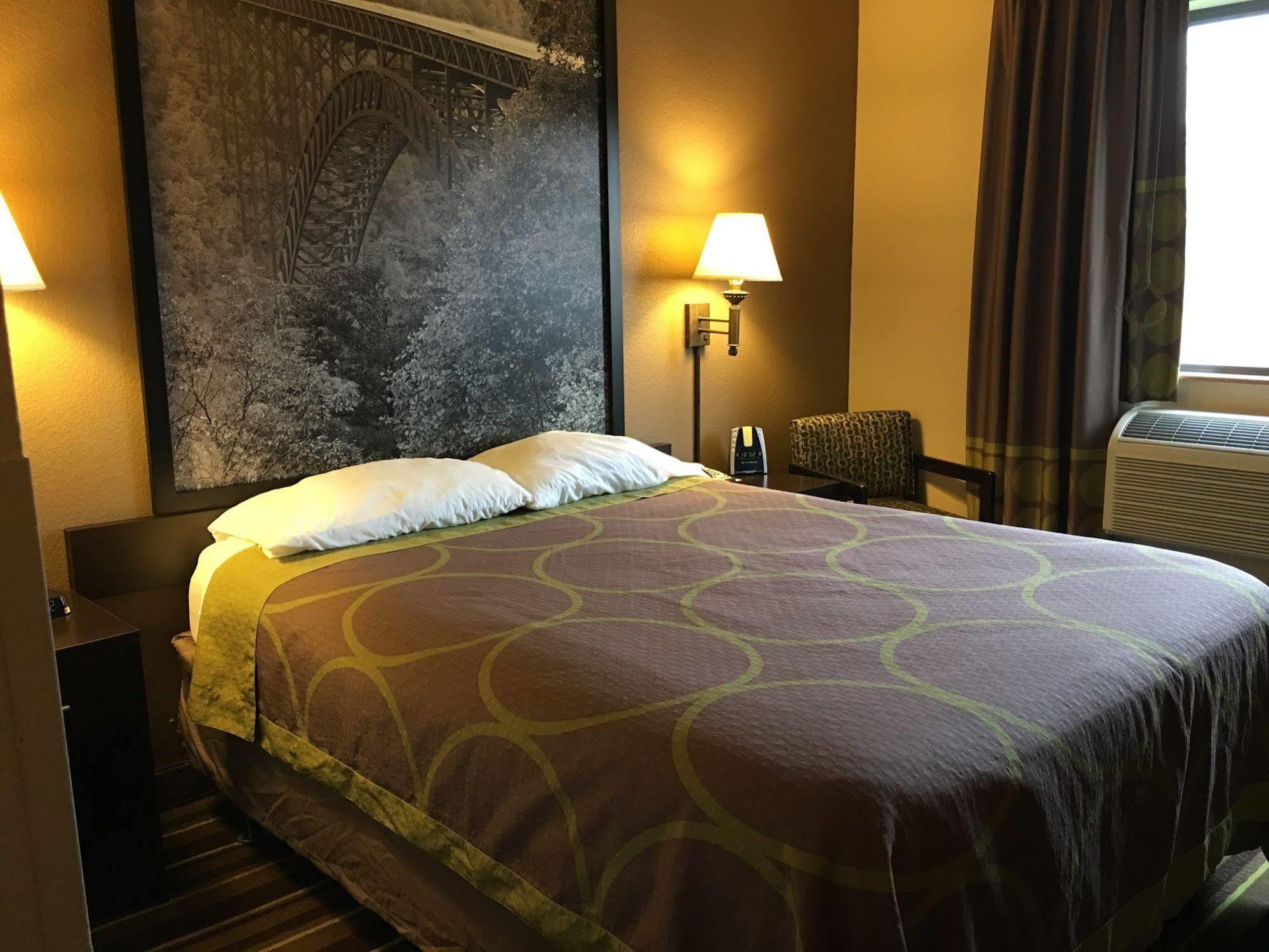 Super 8 By Wyndham Weston Wv Hotell Exteriör bild
