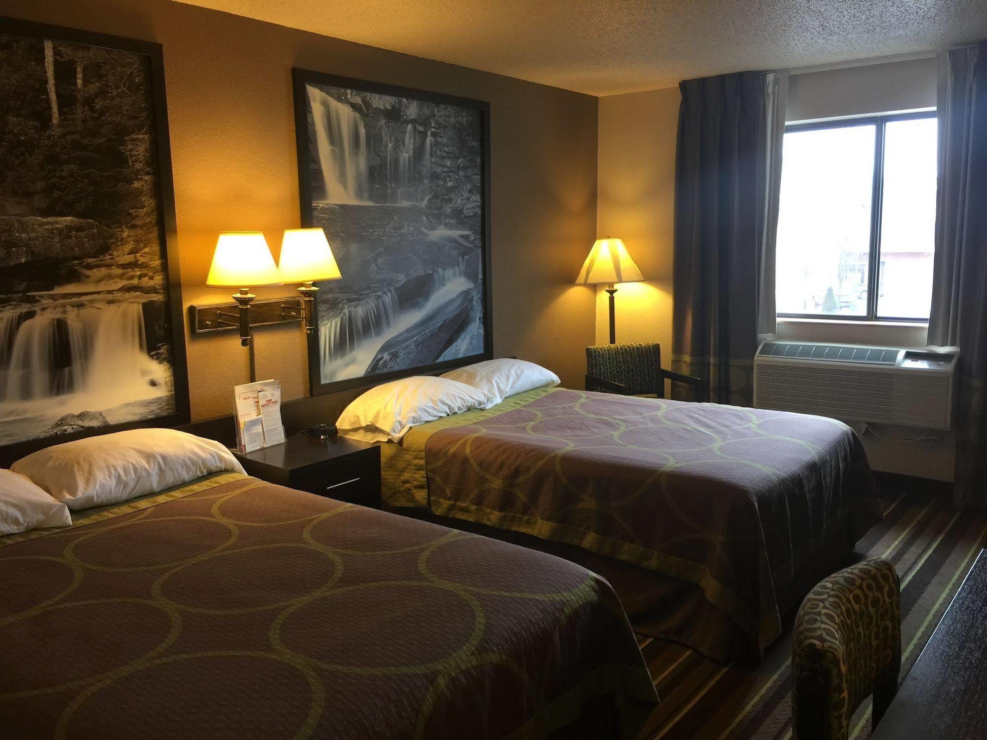 Super 8 By Wyndham Weston Wv Hotell Exteriör bild